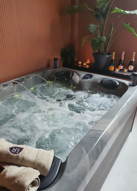 Acanthus - Bezoek onze nieuwe Wellness in Pecq....