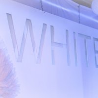 White 2022 - Photos - Acanthus
