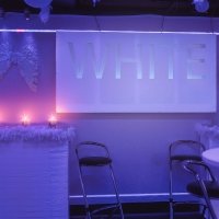 White 2023 - Photos - Acanthus