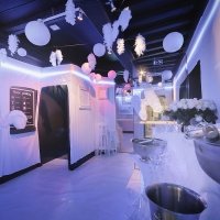 White 2023 - Photos - Acanthus