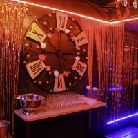 Topless 2026 - Photos - Acanthus